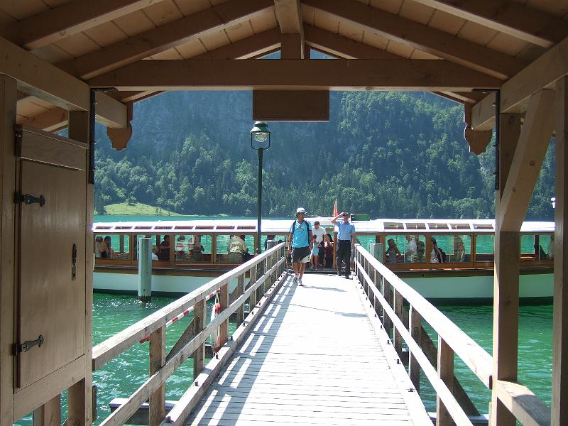 2009-08- (168).JPG - Erst aussteigen lassen ...